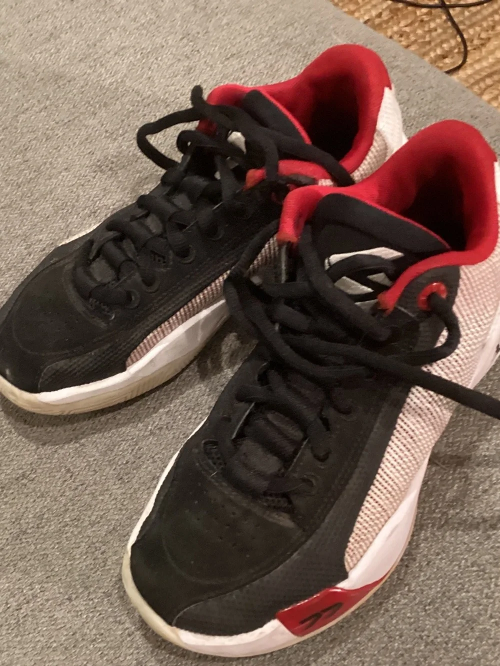 Boys Basketball shoes Size 3.5